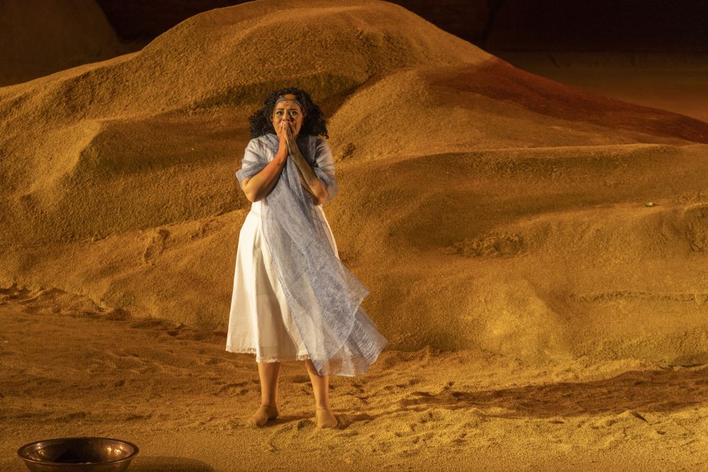 A CRUDE (OIL) AÏDA - part 1 Aïda