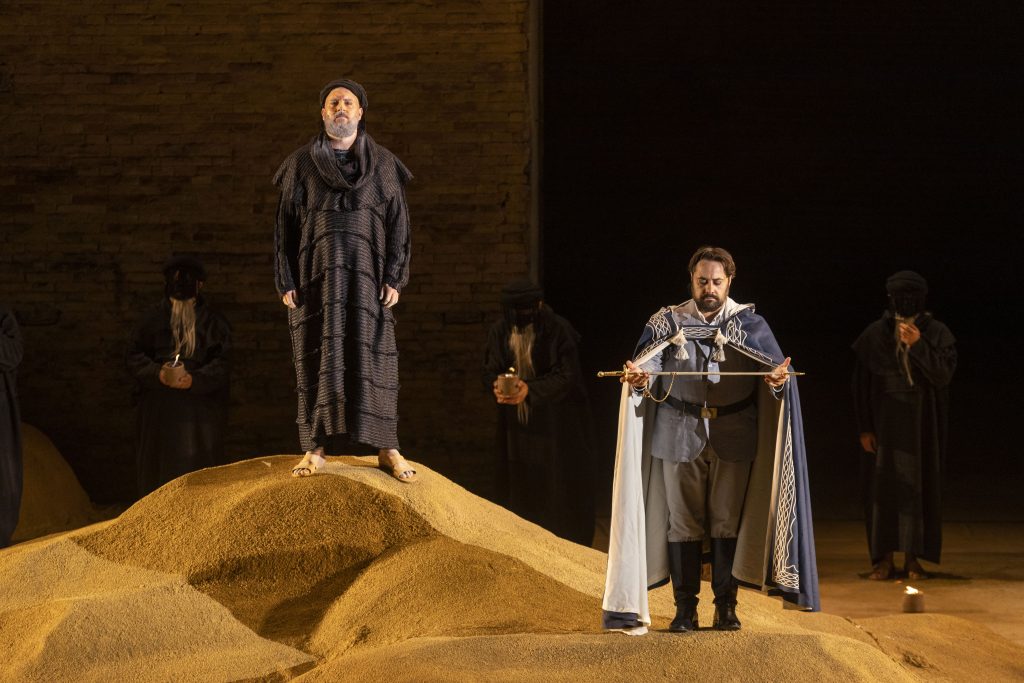 A CRUDE (OIL) AÏDA - part 1 Aïda