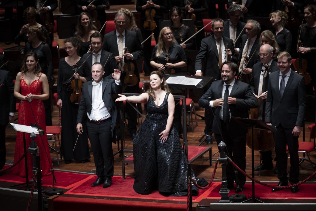 Fedora. Eindelijk! Fedora