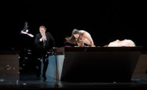 La Traviata: respectloos La Traviata