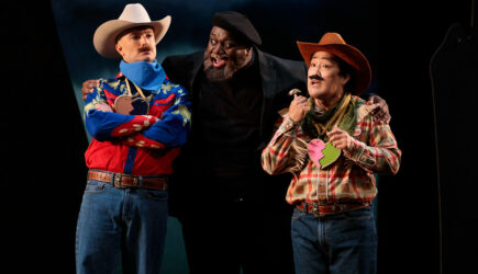 3 Guglielmo (baritone John Brancy), Don Alfonso (baritone Reginald Smith, Jr.), and Ferrando (tenor Konu Kim) in San Diego Opera's COSI FAN TUTTE (February, 2022). Photo by Karli Cadel. Guglielmo (baritone), John Brancy; Don Alfonso (baritone) Reginald Smith Jr.; Ferrando (tenor) Konu Kim. San Diego Opera COSI FAN TUTTE. Photo Karli Cadel