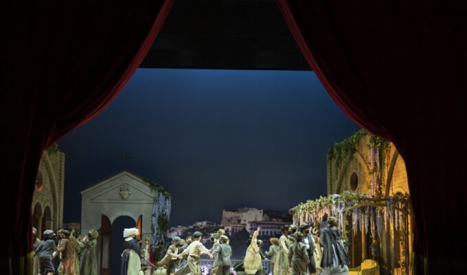 MESE MARIANO/SUOR ANGELICA