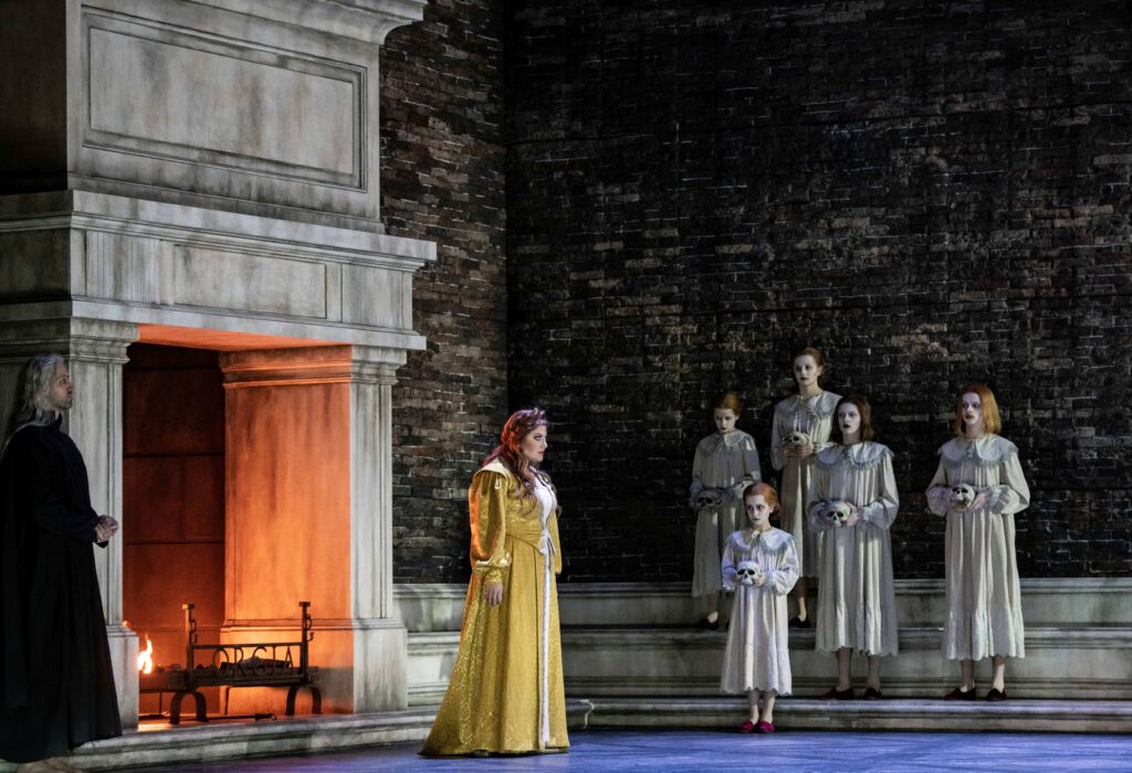 Lucrezia Borgia. Ambachtelijk maar niet briljant. Lucrezia Borgia