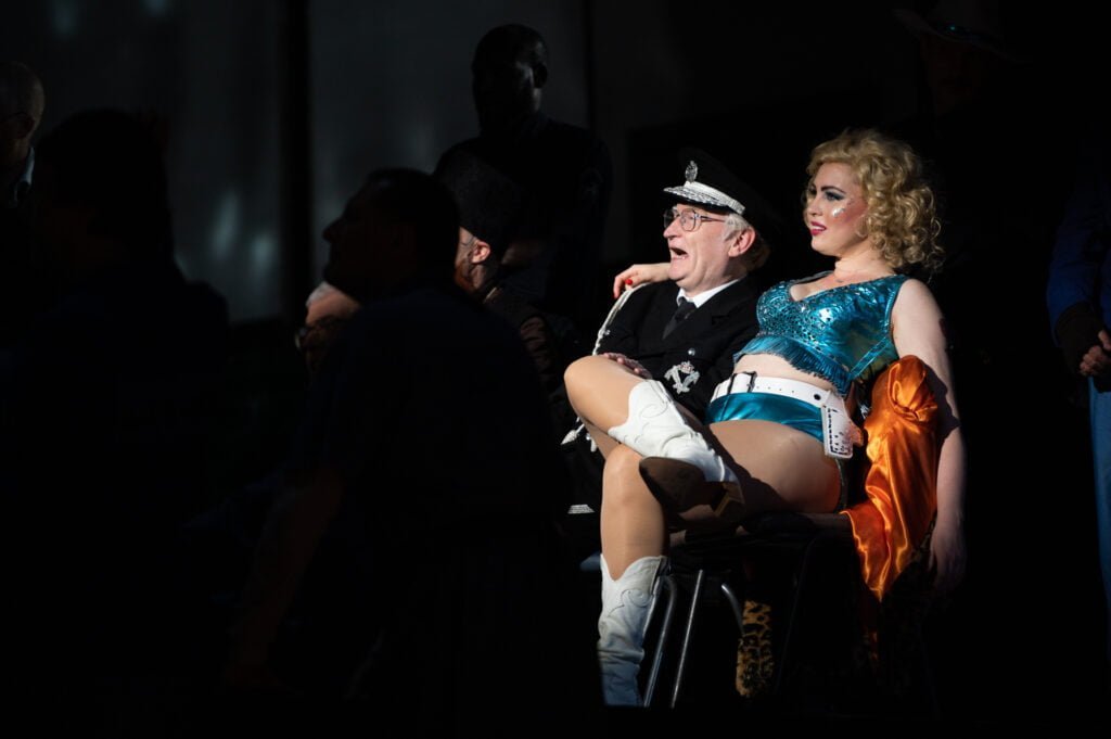 DA UNA CASA DI MORTI Da una casa di morti