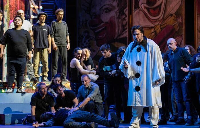 Pagliacci, l'omaggio a Zeffirelli seduce l' Opera di Roma Pagliacci