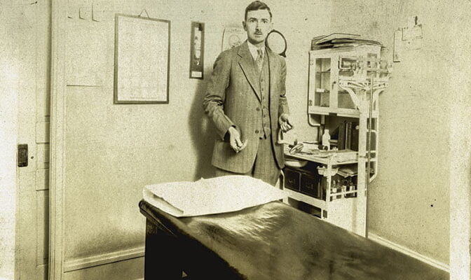 Spreekkamer van Alexander Willem Michiel van Hasselt waar Zauberflötitis-patiënten werden behandeld