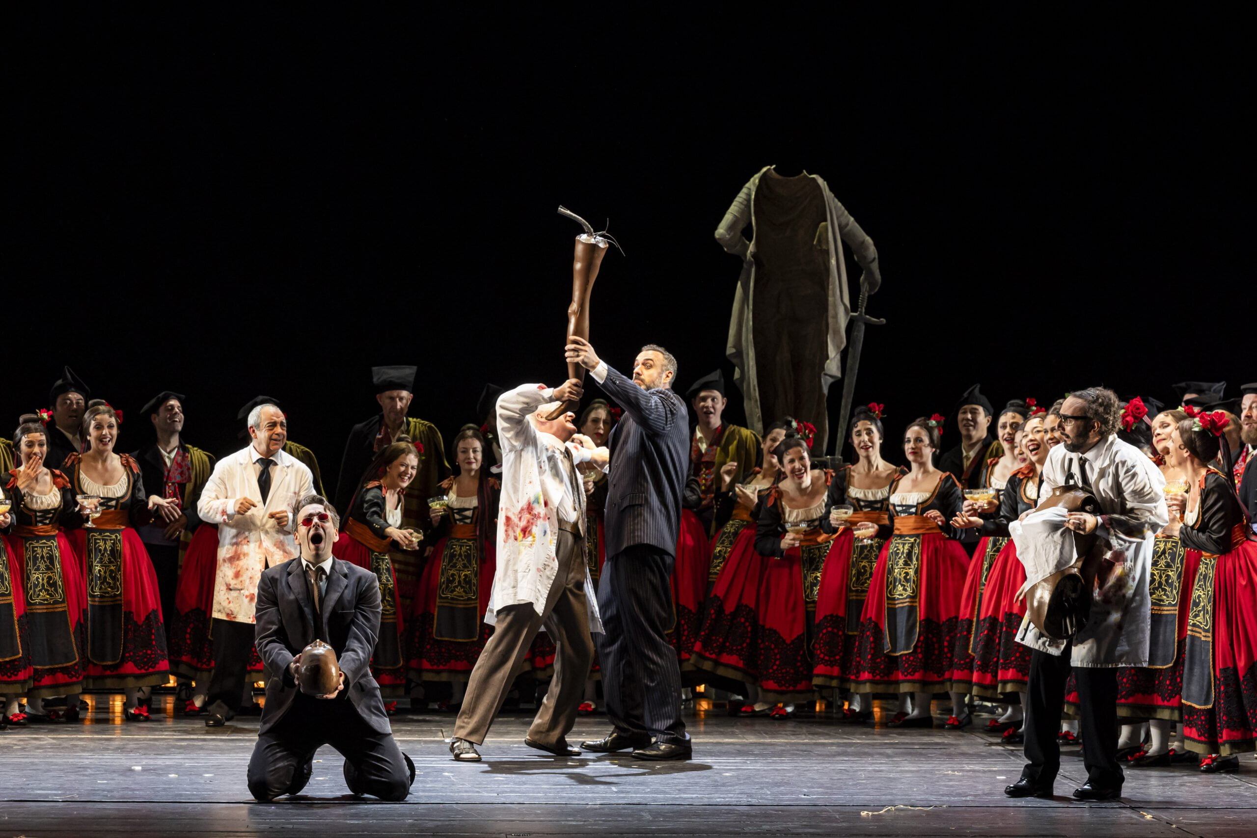  Les Contes d’Hoffmann. Paris.