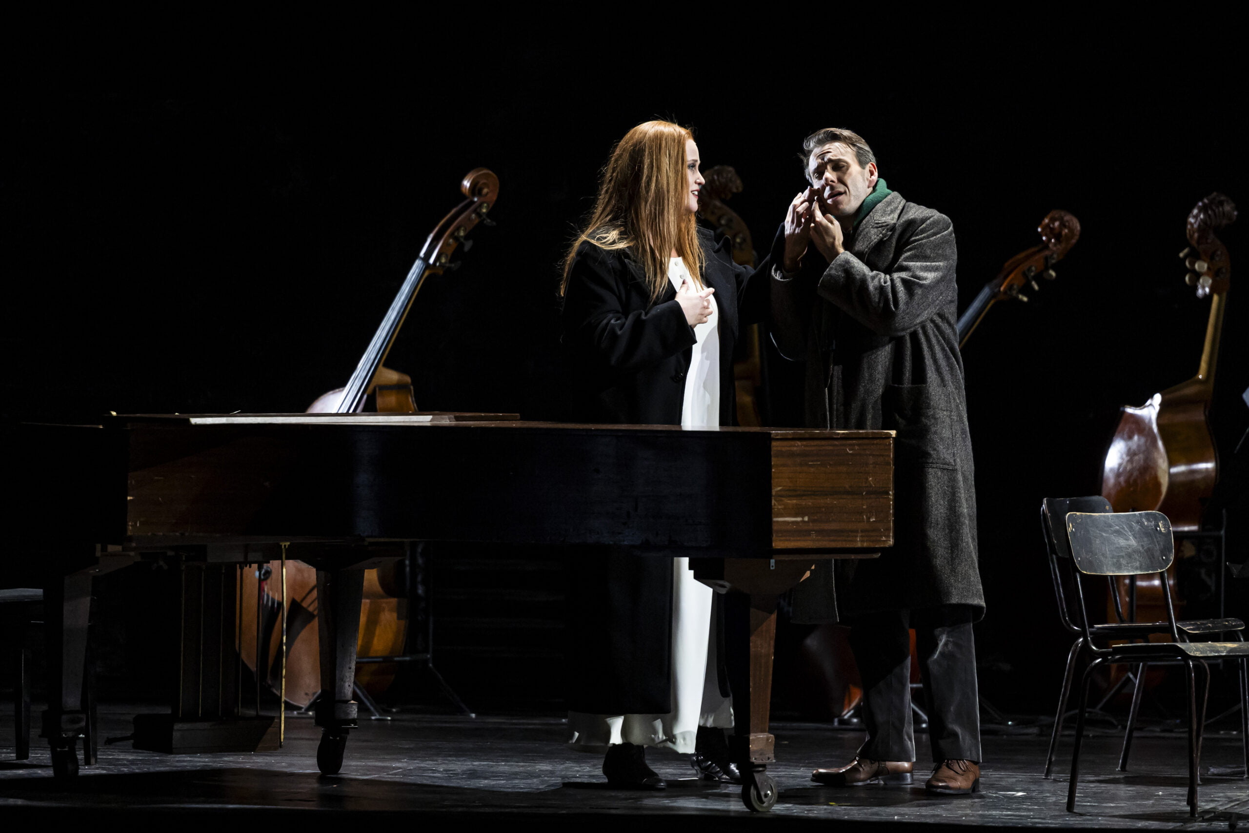  Les Contes d’Hoffmann. Paris.