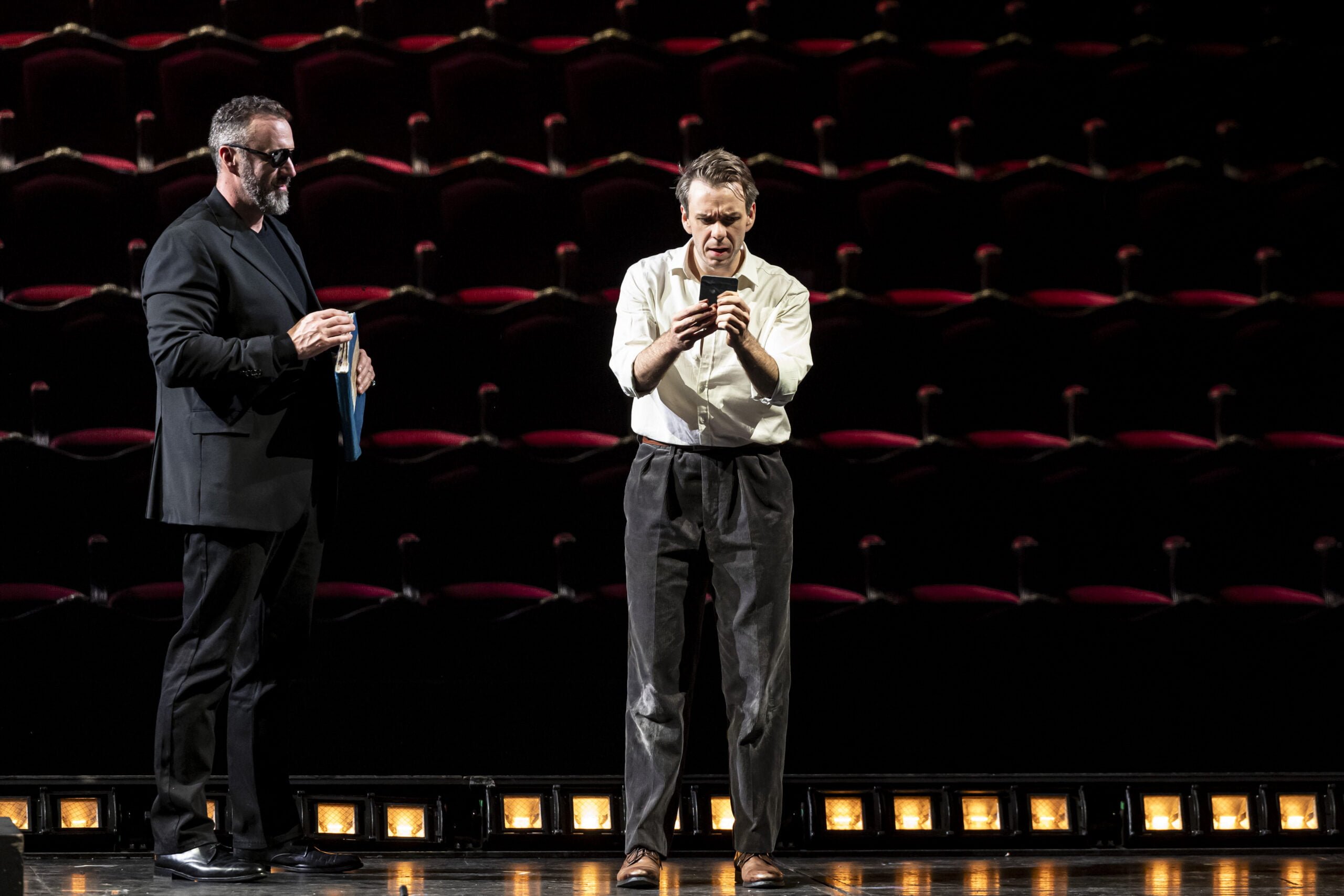  Les Contes d’Hoffmann. Paris.