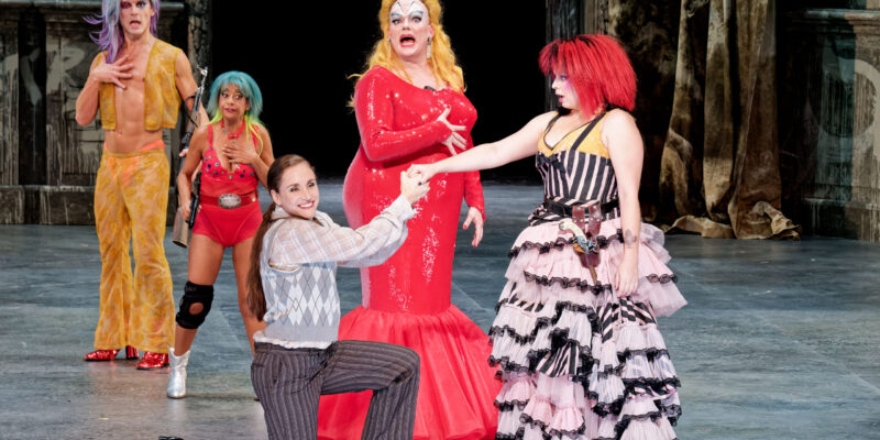 Les Brigands. La cage aux vol(eurs). Les Brigands. Opera national de Paris. 2024-2025. Ph Agathe Poupeney.