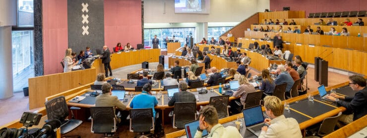 “IS HET GEPAST OM SUBSIDIE TE VERLENEN AAN EEN ORGANISATIE WAAR MEDEWERKERS ONDERWORPEN ZIJN AAN EEN ONVEILIGE WERKSFEER VANWEGE GRENSOVERSCHRIJDEND GEDRAG VAN EEN REGISSEUR?” Andriy Zholdak