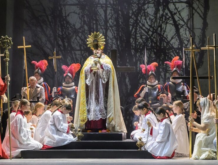 Tosca. Zurück zu den Wurzeln. Tosca. Zurück zu den Wurzeln.